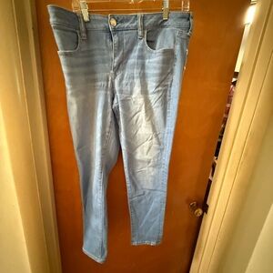 American Eagle Outfitters women’s Light Blue Skinny Jeans